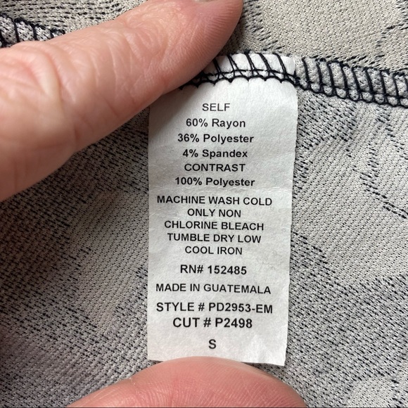 Crescent Leanne Textured Floral Knit Dress - Picture 6 of 10